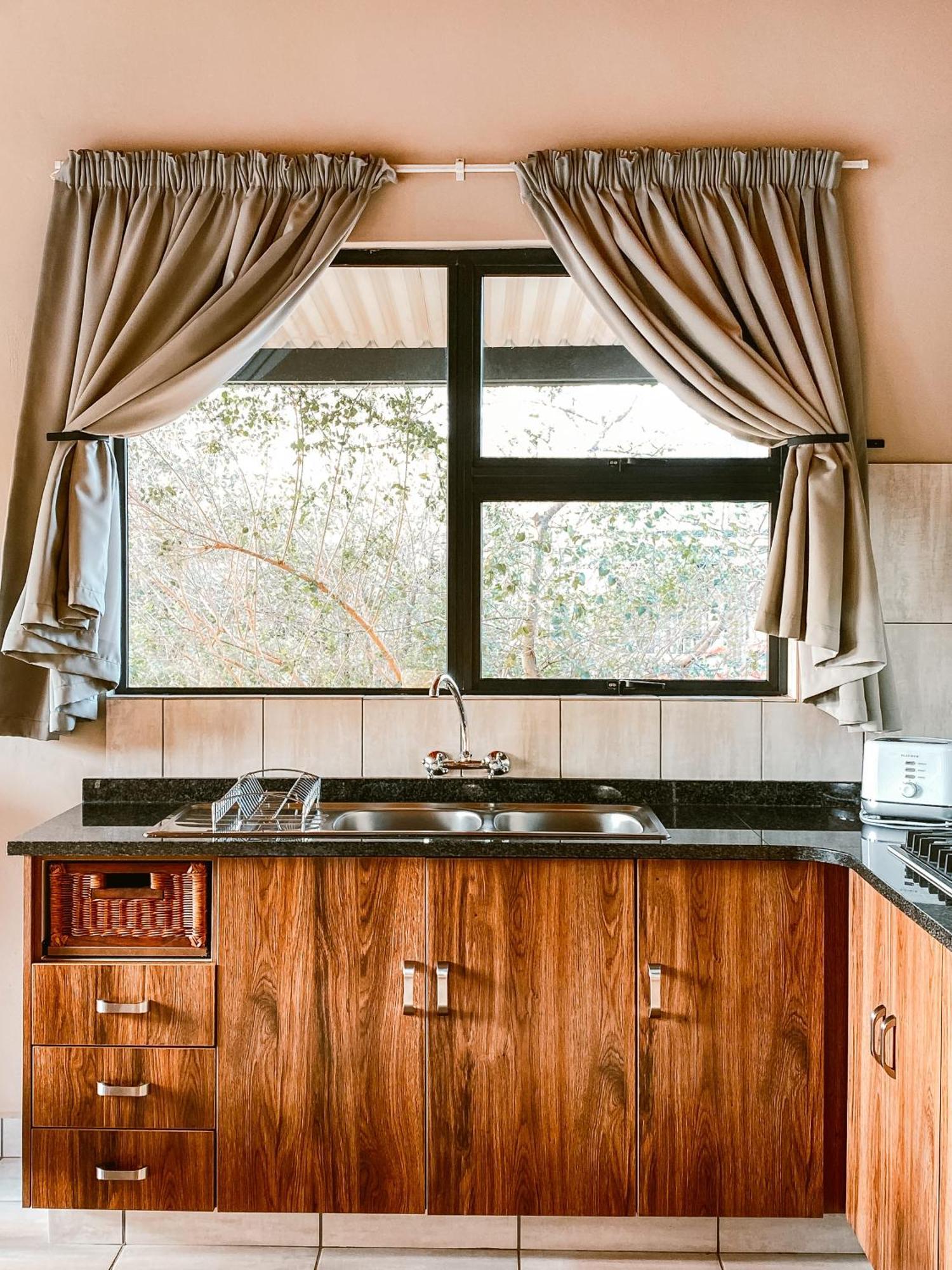 Umkhaya Lodge Mkuze エクステリア 写真